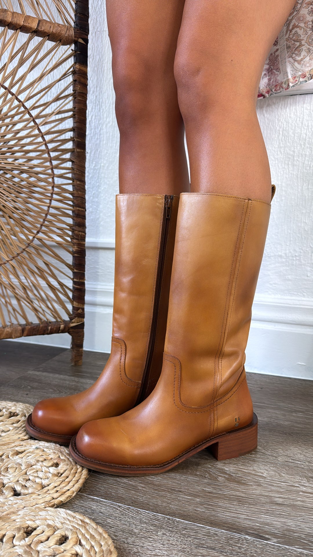 Bedstu Froe Roan, Banana Tan Distressed