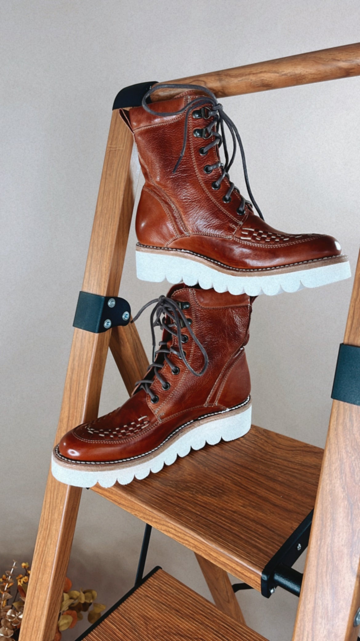 Bedstu Elisha II, Cognac Rustic – Everyday Chic Boutique