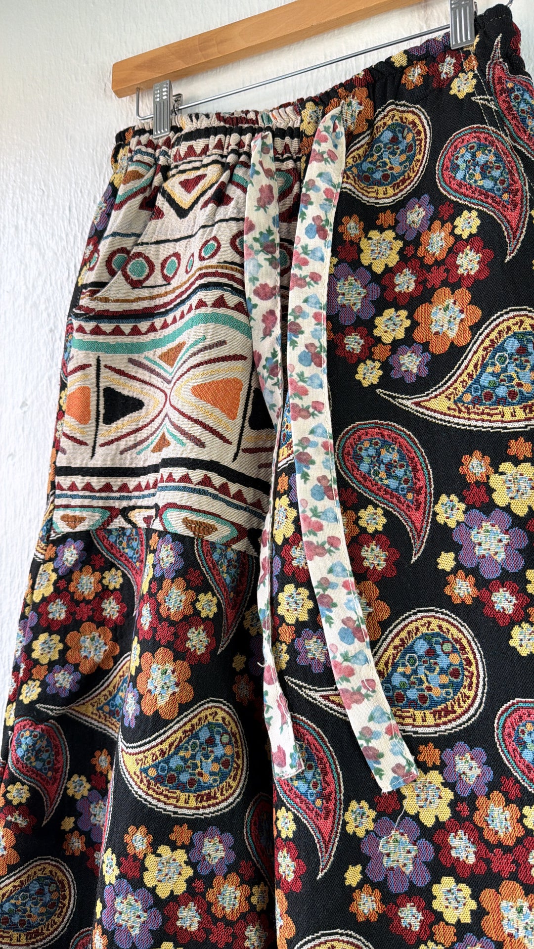 Paisley Fields Jogger, Black Multi