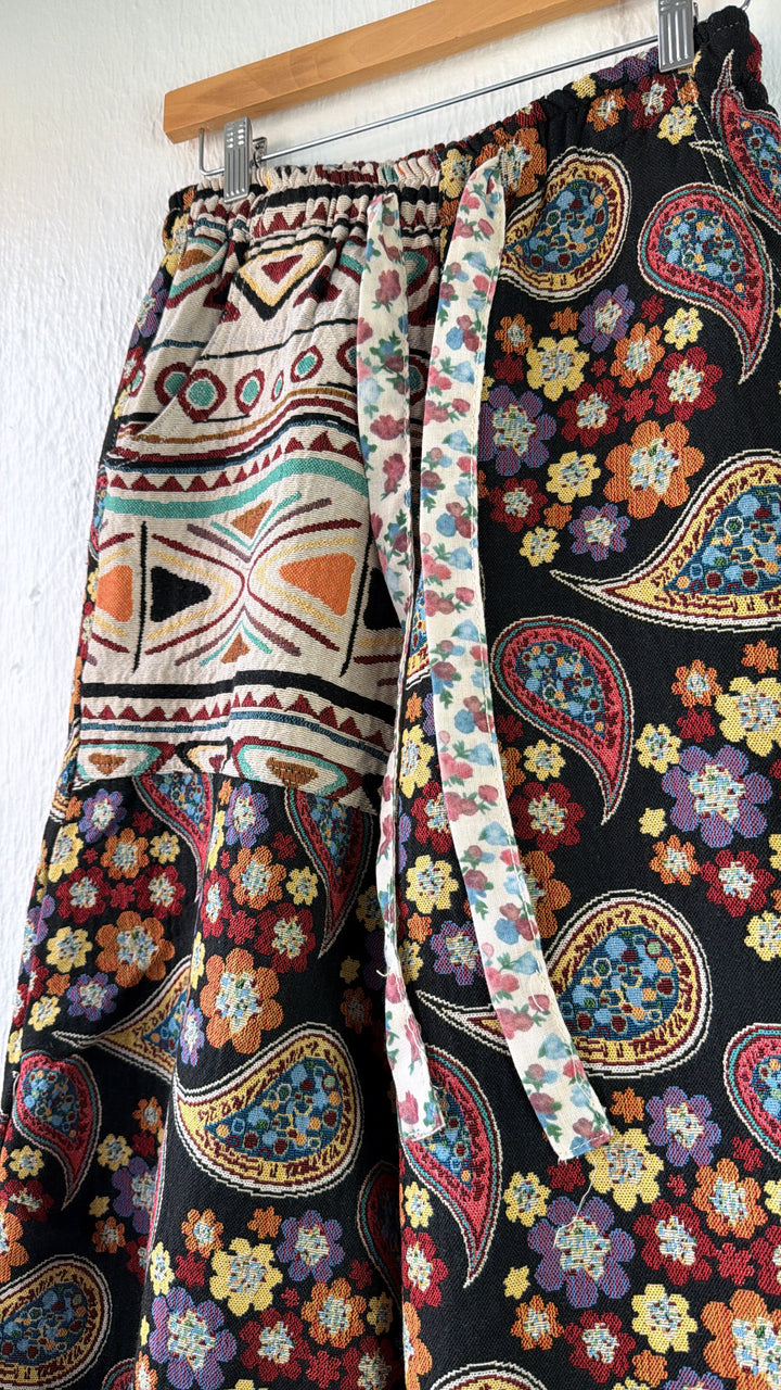 Paisley Fields Jogger, Black Multi