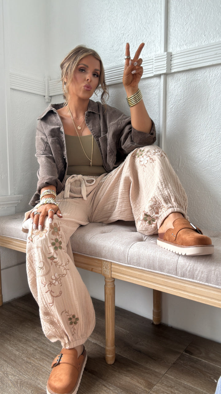 Terra Embroidered Jogger, Natural