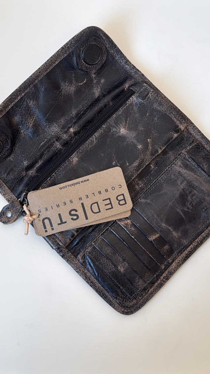 Bedstu Canton, Black Lux