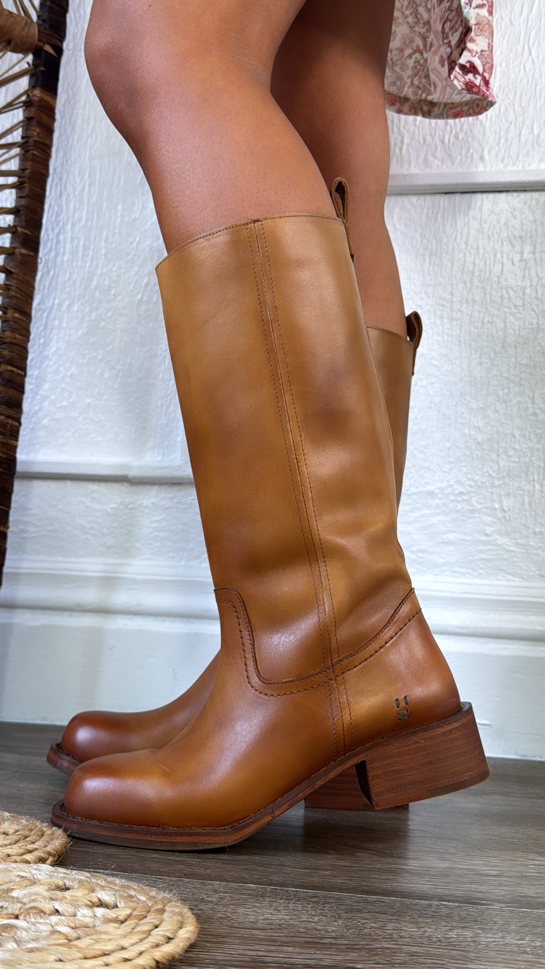 Bedstu Froe Roan, Banana Tan Distressed