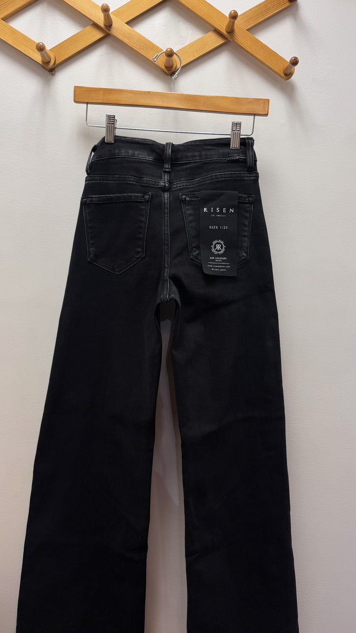 Duke Mid Rise Black Denim, Risen