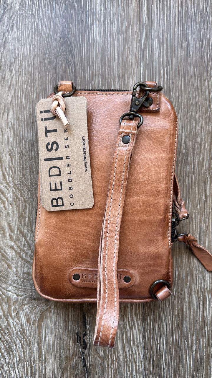 Bedstu Alelike, Tan Rustic