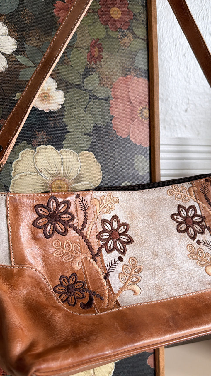 Bedstu Hyperbolic, Tan Rustic Nectar Lux