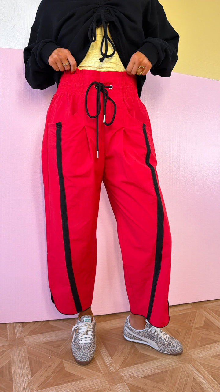 WindBreaker Contrasted Pant, Red/Black