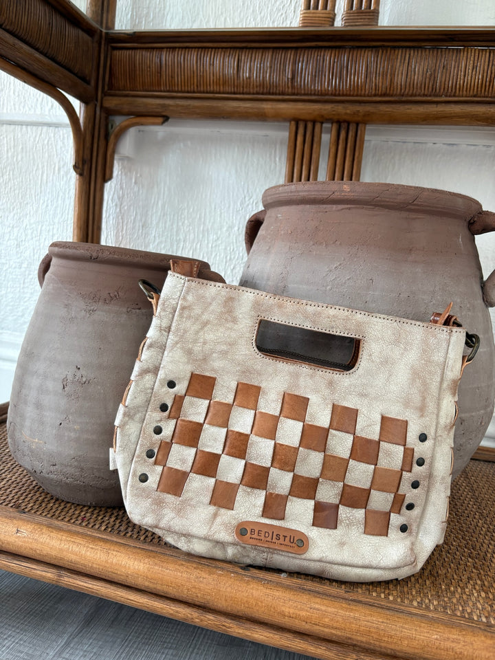 Bedstu Keiki, Nectar Lux Tan Rustic