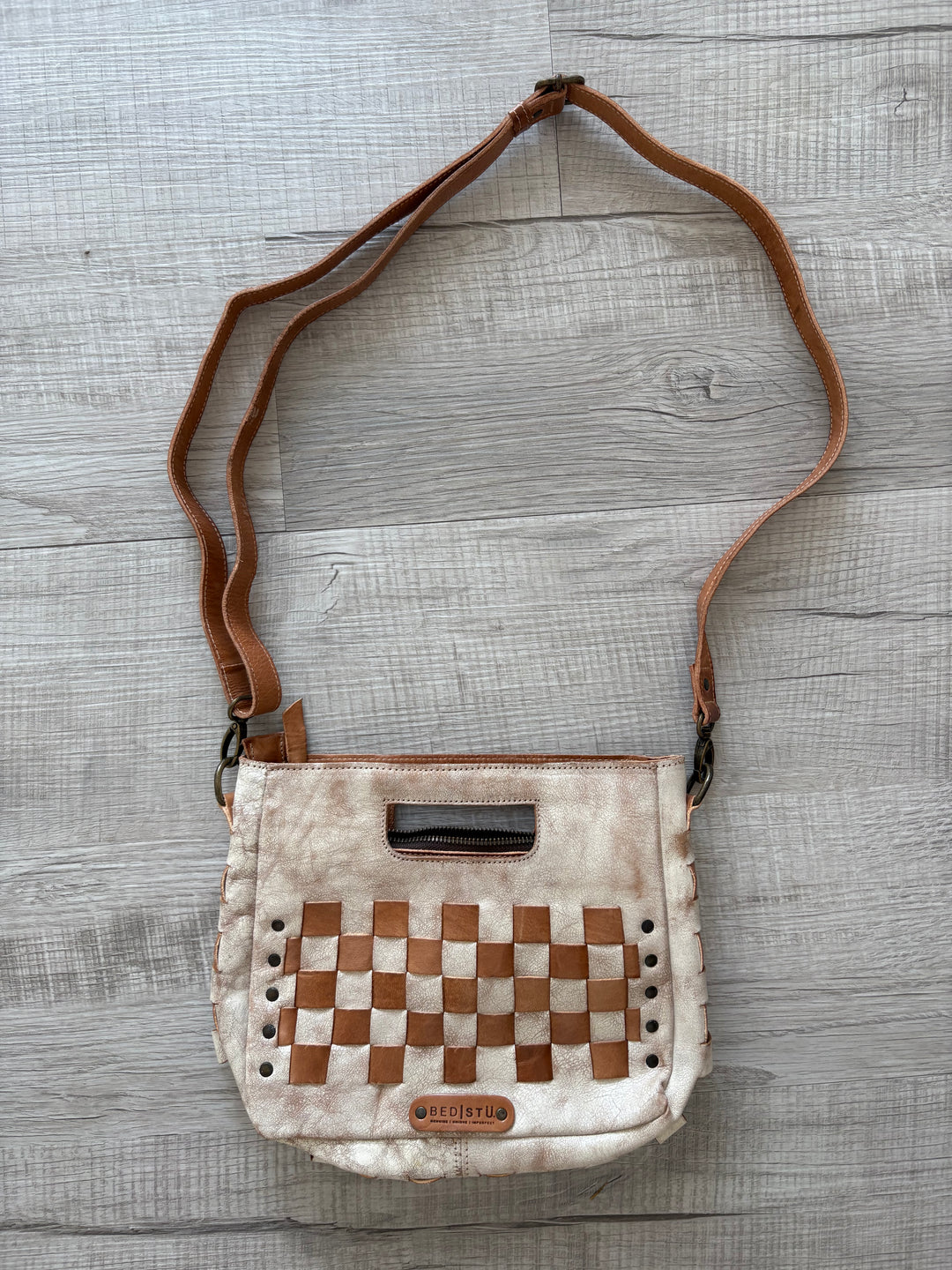 Bedstu Keiki, Nectar Lux Tan Rustic