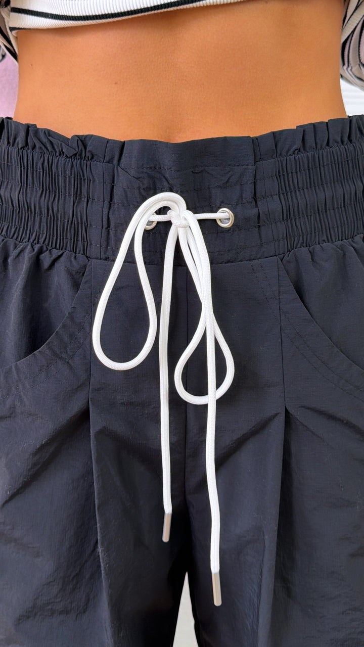 WindBreaker Contrasted Pant, Black/White