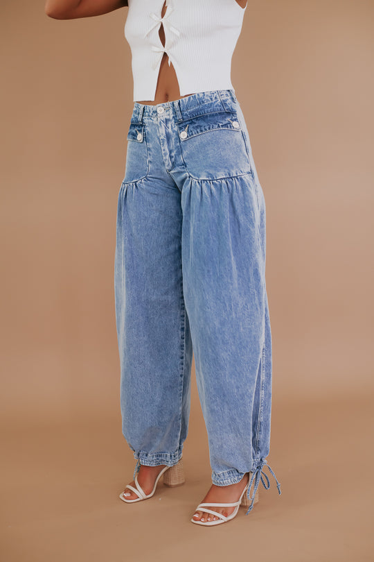 ELEGANT EVERYDAY LOOK DENIM PANTS