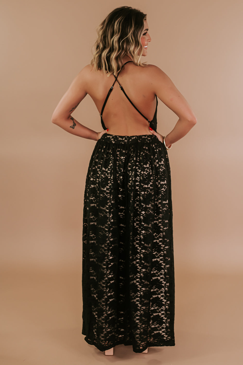 layla lace maxi dress weekends in @fashionnova (leila lace maxi dress