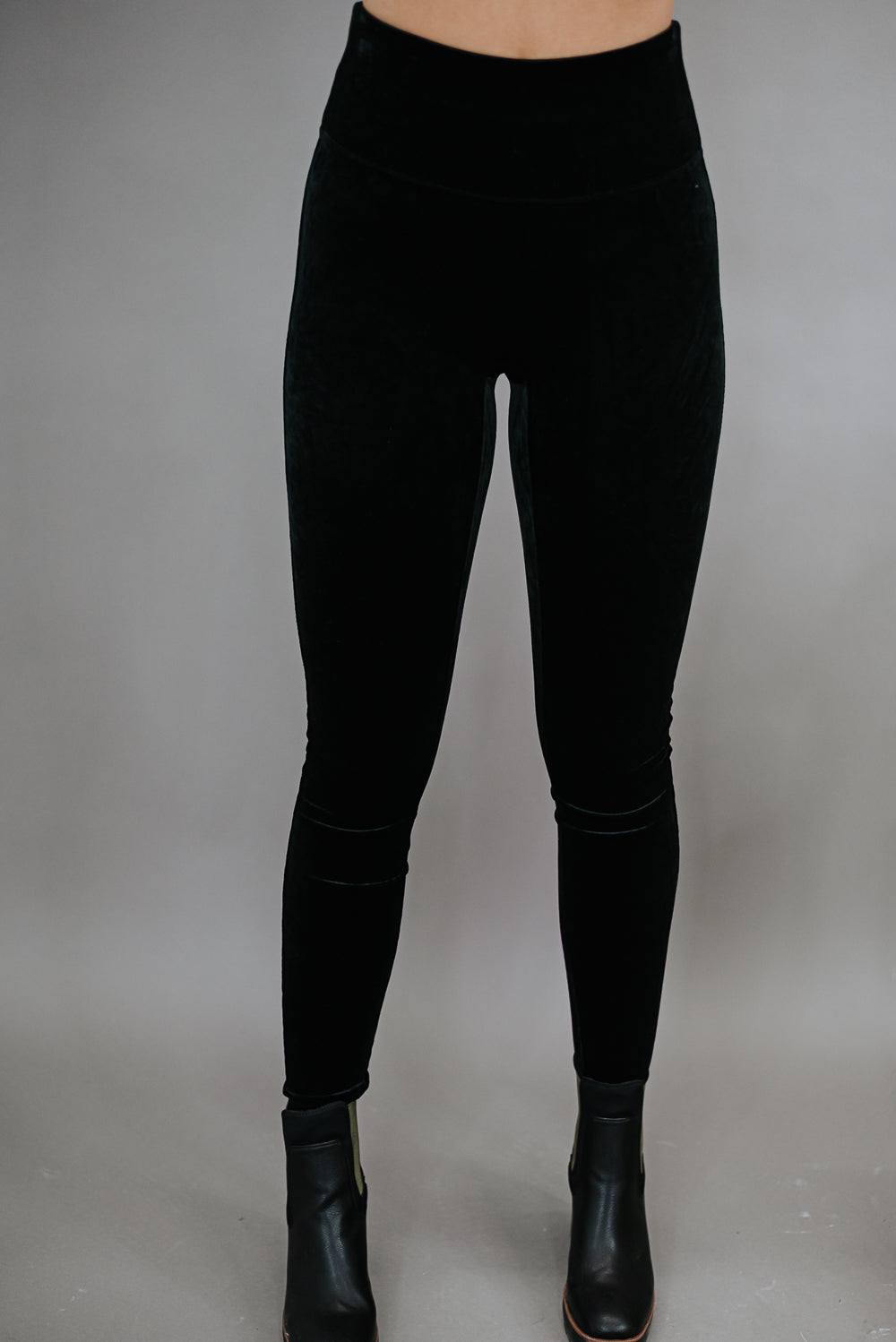 Spanx Velvet Leggings in Lapis Night - Size Large – Chic Boutique