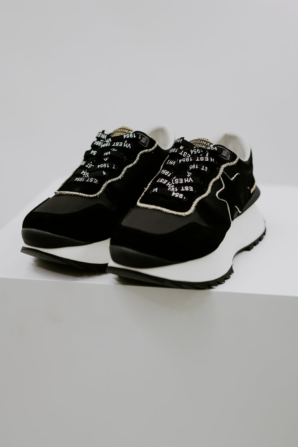 VH Major Sneaker, Black Multi