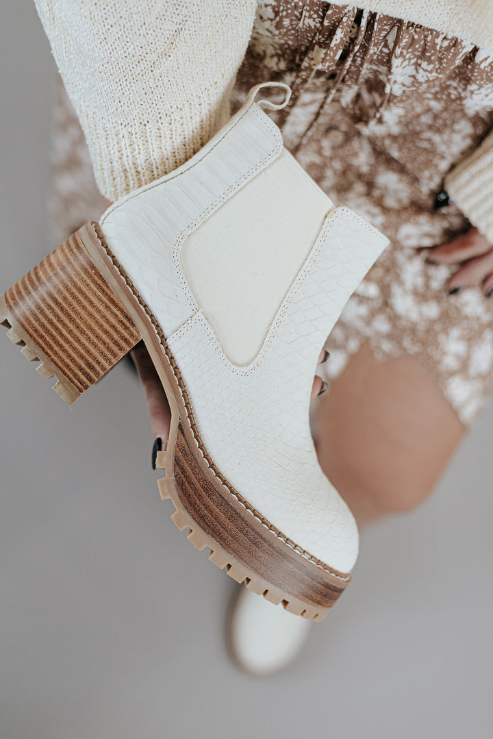 Alejandro Boot, Ivory