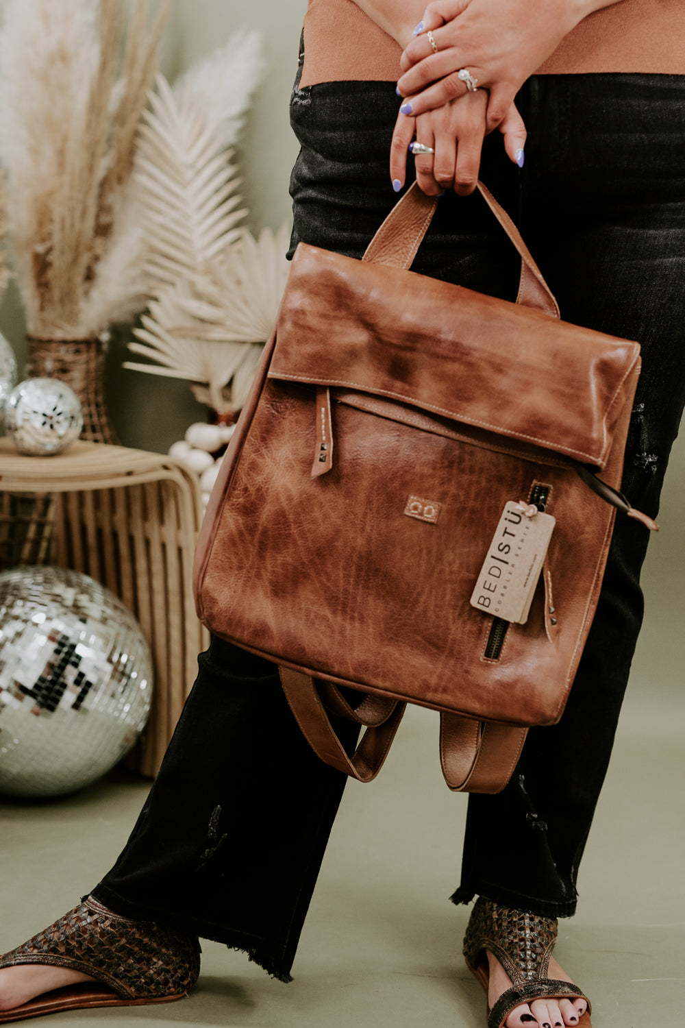 BedStu Howie , Tan Rustic