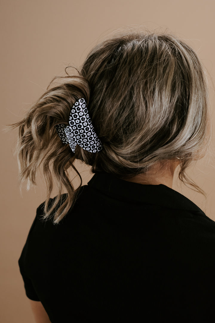 Black + White Printed Claw Clip, Flower