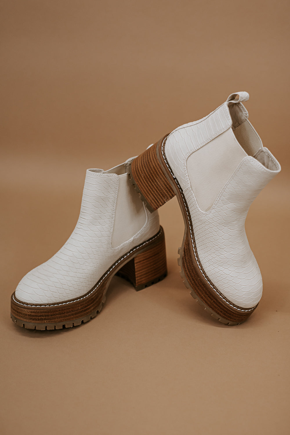 Alejandro Boot, Ivory